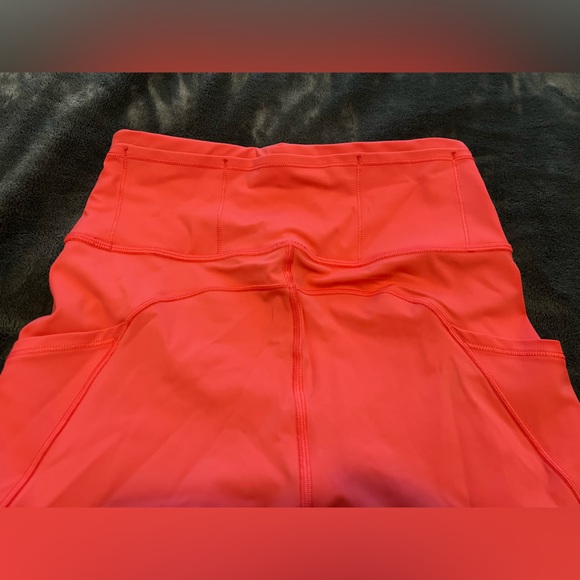 Lululemon cropped leggings, size 4, lightly used - Picture 2 of 6